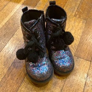 8T Nicole Miller Glitter Boots